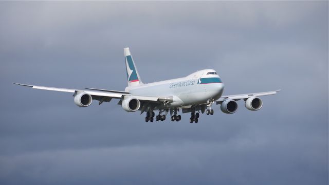 BOEING 747-8 (B-LJB) - BOE552 on final to runway 16R on 11/17/11.