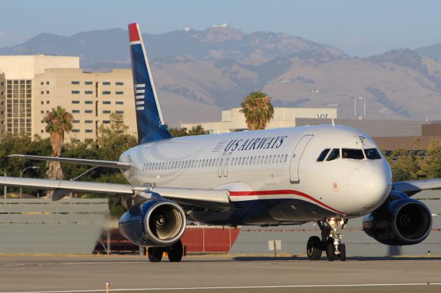 Airbus A320 (N665AW)