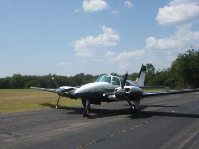 Beechcraft 55 Baron (N27PA)