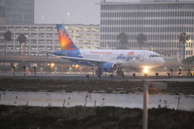 Airbus A319 (N310NV)