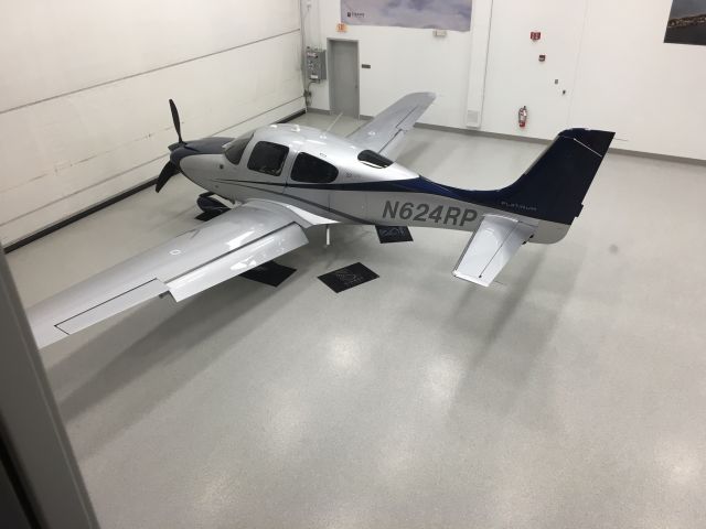 Cirrus SR-22 (N624RP)