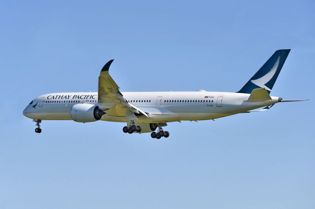 Airbus A350-900 (B-LRO)