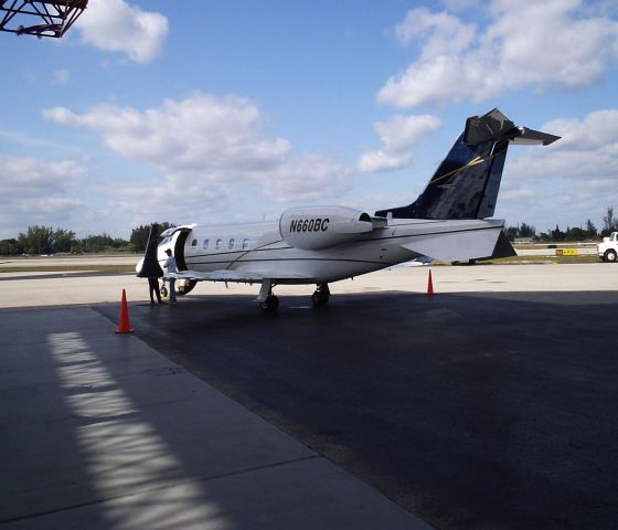 Learjet 60 (N660BC)