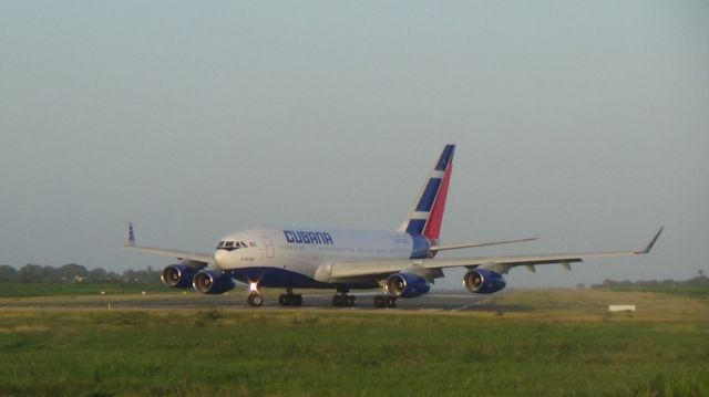 Ilyushin Il-96 (CUT1250)