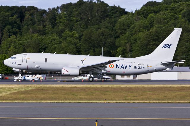 Boeing 737-800 (MAK324)