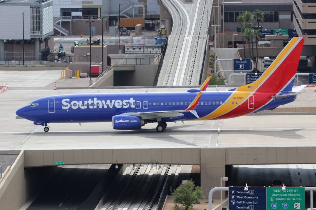 Boeing 737-800 (N8536Z)