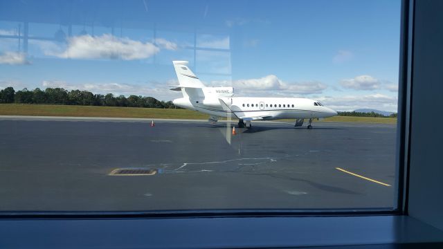 Dassault Falcon 900 (N615HC) - Does the bathroom spill if inverted?