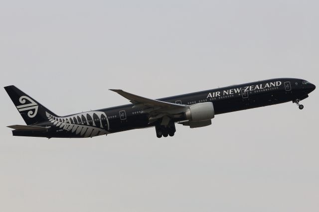 BOEING 777-300ER (ZK-OKQ) - ZK-OKQ Air New Zealands specially liveried All Blacks aircraft taking off from Heathrows runway 09R on flight NZ1 to Auckland via Los Angeles at 17:01 on Sunday 01/07/18