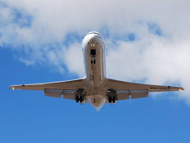 Fokker 100 (VH-FKC)