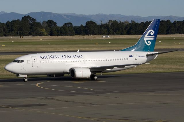 BOEING 737-300 (ZK-NGR) - 5 JAN 2009