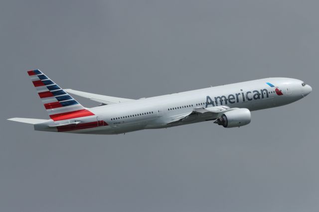 Boeing 777-200 (N781AN) - American Airlines B777-200ER in the new livery, departs runway 09R at LHR.