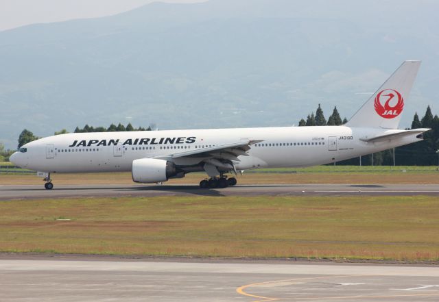 Boeing 777-200 (JA010D)