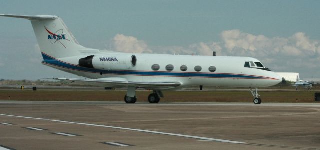 Gulfstream American Gulfstream 2 (NASA946) - Shuttle Training Aircraft N946NA heading out to KTTS