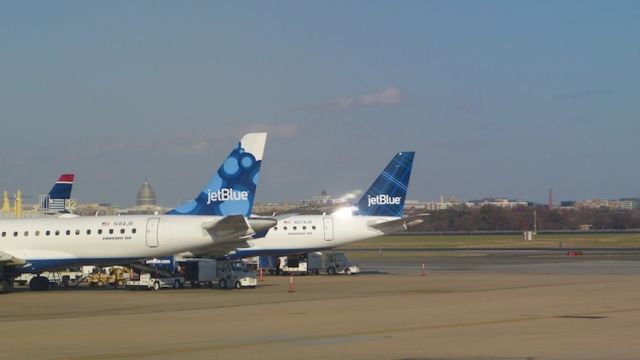 Embraer ERJ-190 (N184JB) - Blueberries and stripes