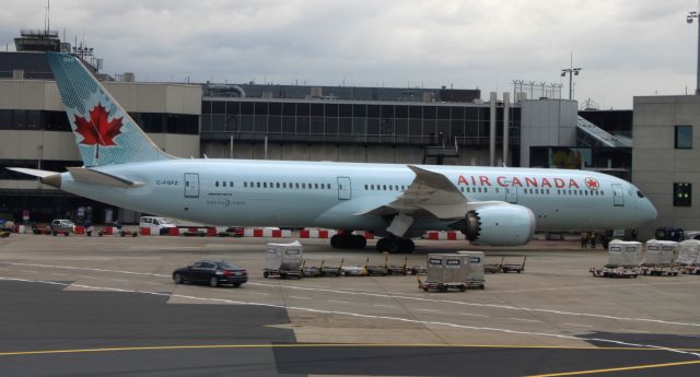 Boeing 787-8 (C-FGFZ)