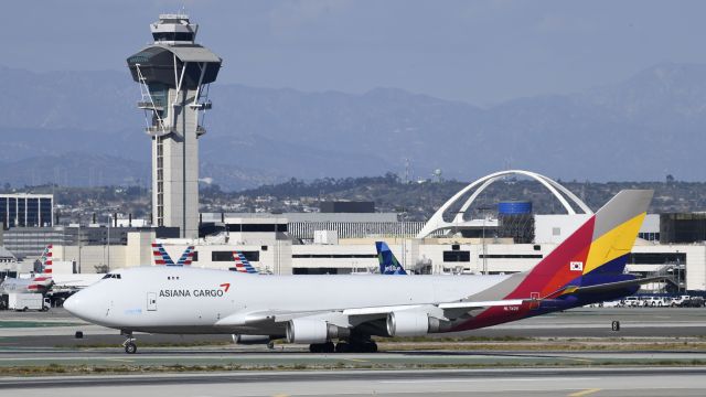 Boeing 747-400 (HL7420) - Arrived at LAX on 25L