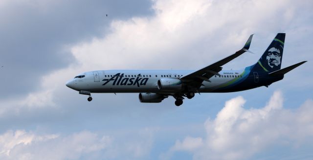 Boeing 737-900 (N495AS) - On final is this 2016 Alaska Airlines Boeing 737-990(ER) in the Summer of 2020.