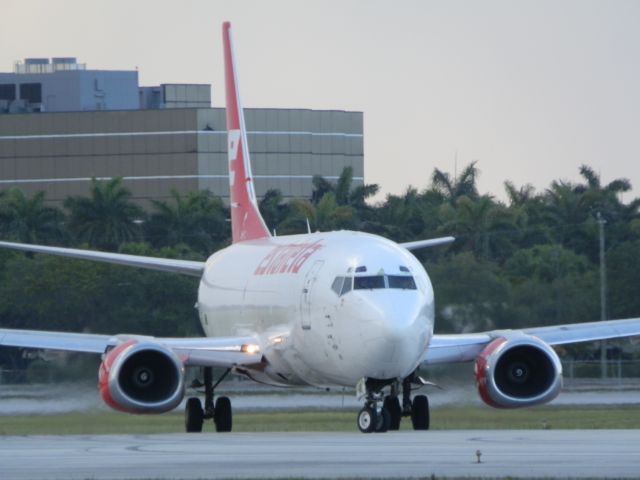 BOEING 737-300 (XA-GGB)