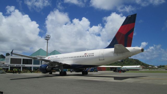 Airbus A319 (N368NB)