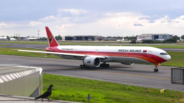 BOEING 777-300 (D2-TEI) - TAAG Angola Airlines Boeing 777-3M2(ER) D2-TEI in Johannesburg 