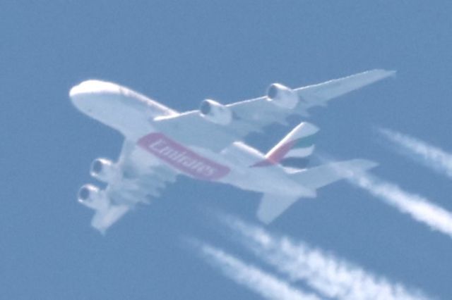 Airbus A380-800 (A6-EEV) - A6-EEV Airbus A-380-861 Emirates UAE695 EK201 De Dubai DXB vers New York JFK Altitude 11582 Mètres Vitesse 859 Km/H Survolant la ville de Lavaltrie QC. Le 23-07-2024 à 13:40.