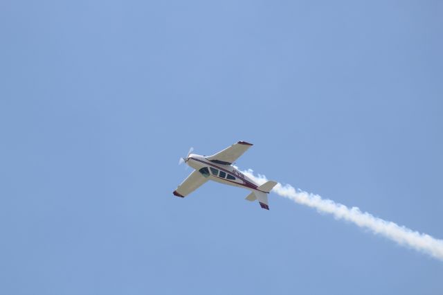 Beechcraft Bonanza (33) (N14JP)