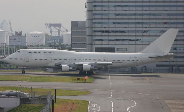 BOEING 747-300 (HS-UTS)