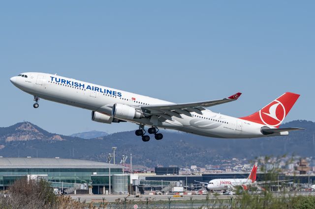 Airbus A330-300 (TC-JNS)