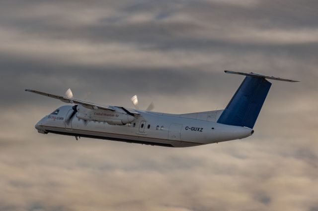 de Havilland Dash 8-300 (C-GUXZ)