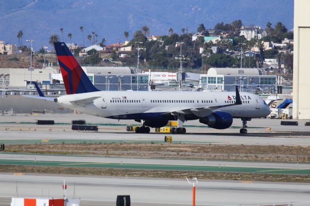 Boeing 757-200 (N723TW)