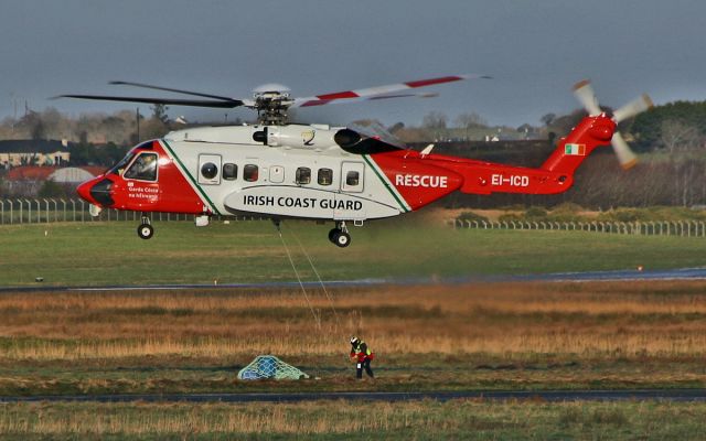 Sikorsky Helibus (EI-ICD) - irish coast guard s-92 ei-icd doing some external load training in shannon 20/1/15.