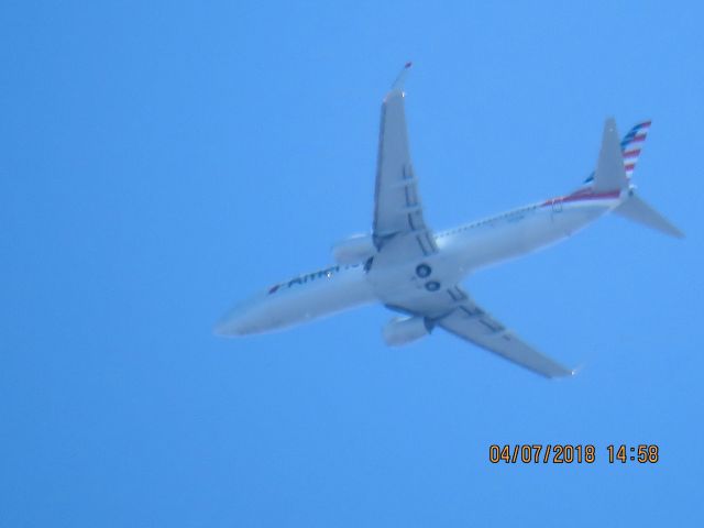 Boeing 737-800 (N892NN)