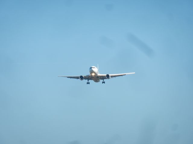 BOEING 767-200 (N749AX) - An ABX Air Boeing 767-232(BDSF) Approaching Baltimore International Airport