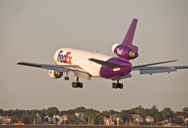 McDonnell Douglas DC-10 (N550FE) - over the numbers