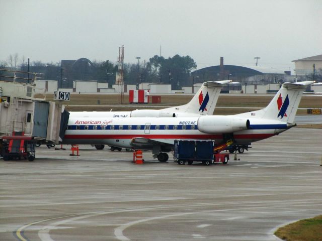 Embraer ERJ-145 (N802AE)