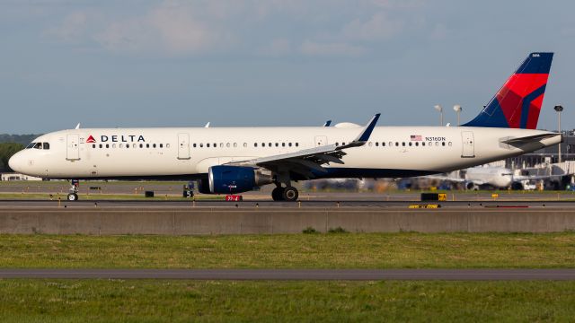 Airbus A321 (N316DN)