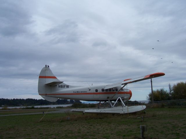 Piper Aerostar (N81FW) - All-purpose Beaver bush plane  Courtenay Airpark, BC