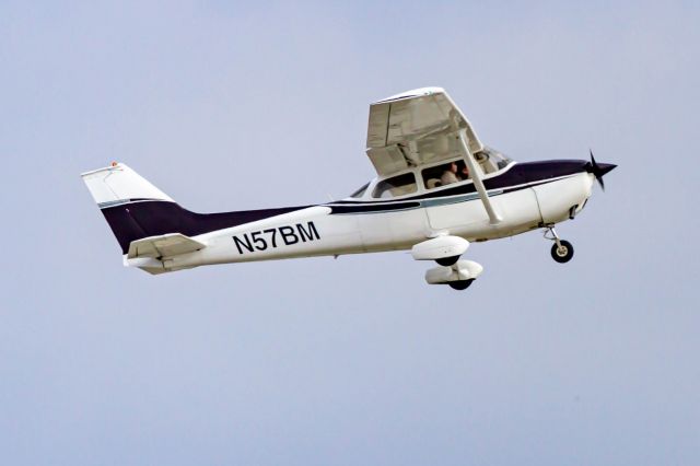 Cessna Skyhawk (N57BM)