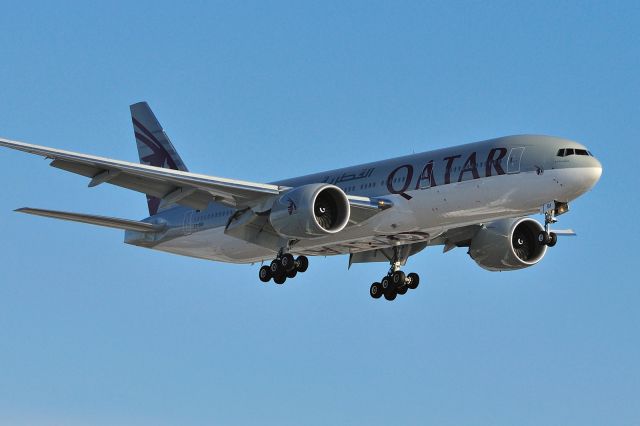 Boeing 777-200 (A7-BBI) - Approaching to 24R