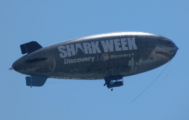 Unknown/Generic Airship — - Heading south down Long Beach Island, NJ,  Summer 2022.