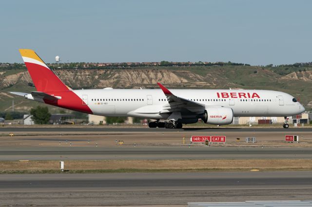 Airbus A350-900 (EC-OES)