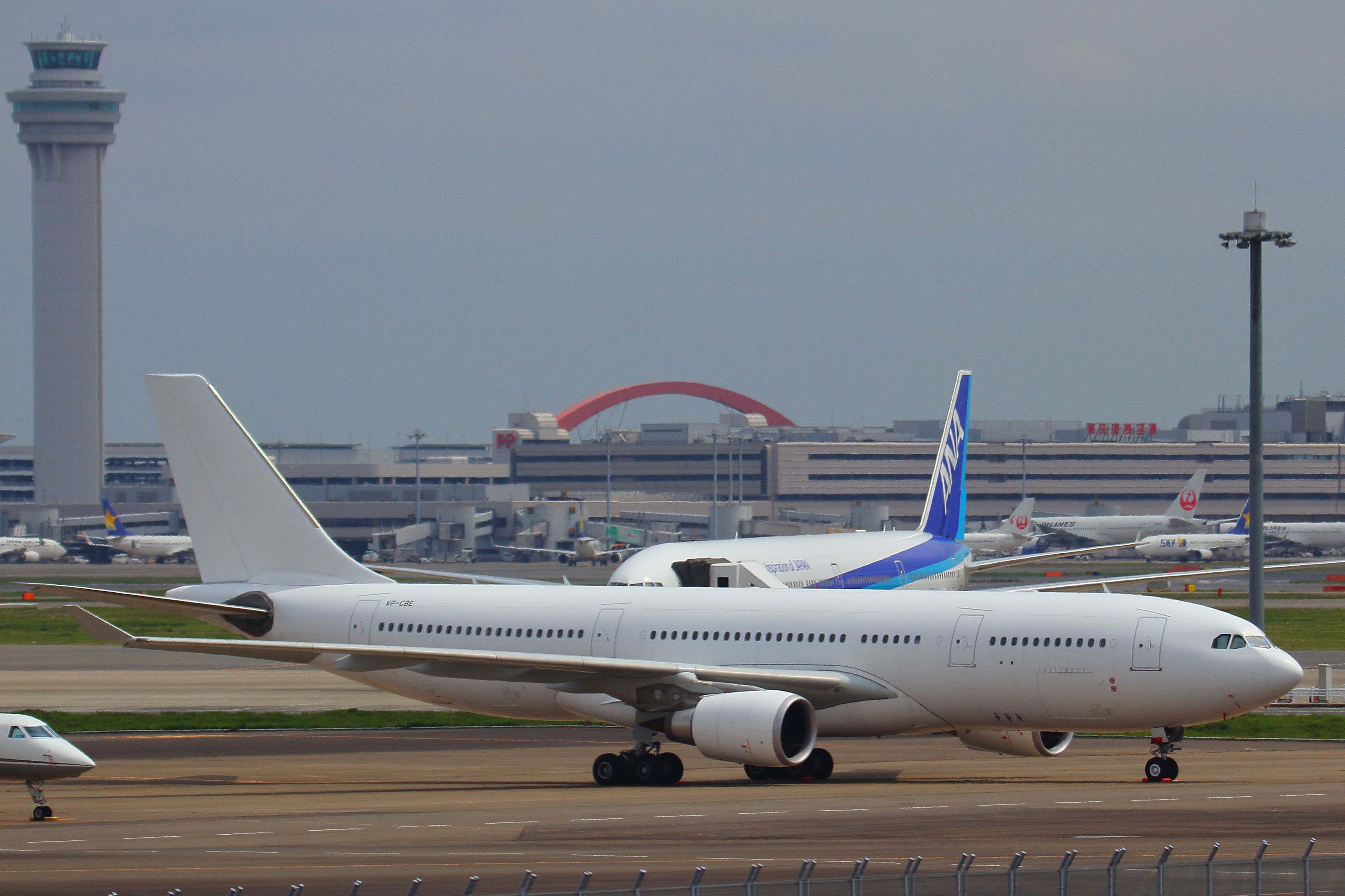 Airbus A330-200 (VP-CBE)