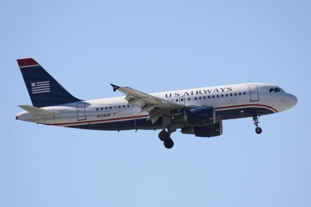 Airbus A319 (N724UW) - US Air Flight 2015 (N724UW) arrives at Sarasota-Bradenton International Airport following a flight from Charlotte-Douglas International Airport