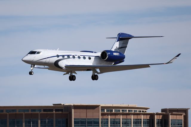 N805T — - RWY 35R Sunday, March 5, 2023 at 2:32 PM