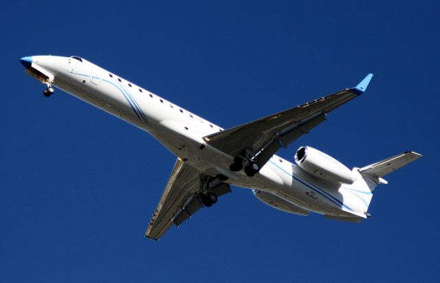 Embraer EMB-145XR (N256FM) - On Final 30L,  09-23-2015