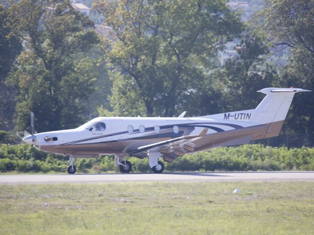 Pilatus PC-12 (M-UTIN) - Landing runway 17.