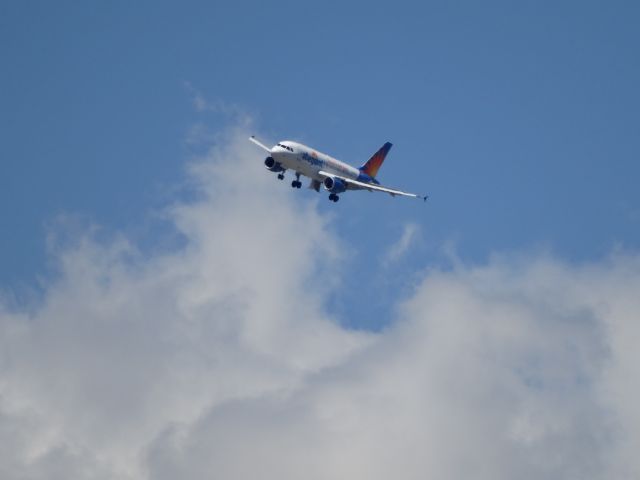 Airbus A319 —