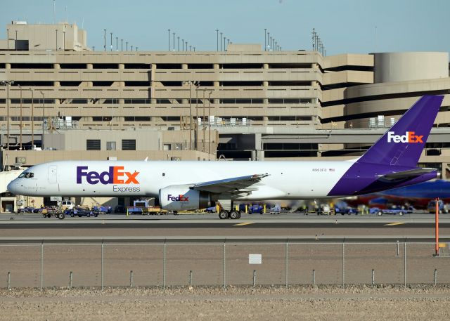 Boeing 757-200 (N963FD)