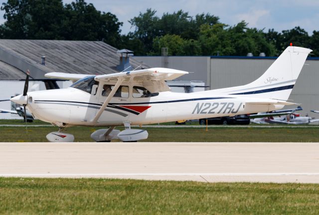 Cessna Skylane (N227RJ)