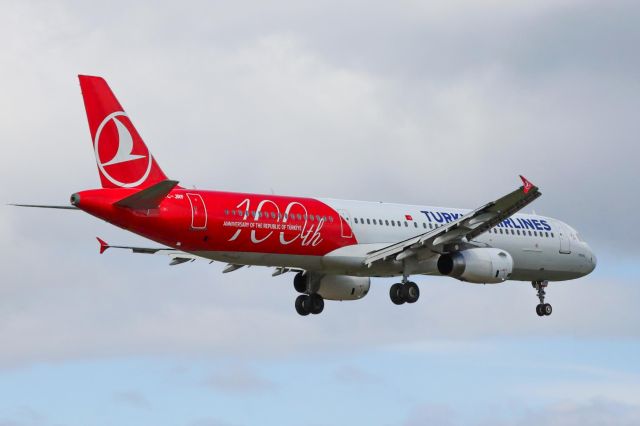 Airbus A321 (TC-JRF)